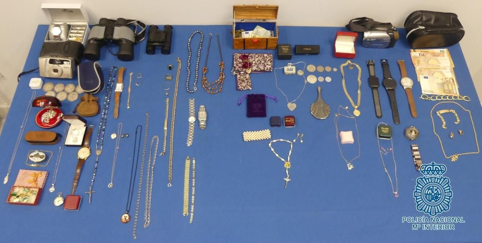 Imagen de las joyas recuperadas por la Policía Nacional de Jerez