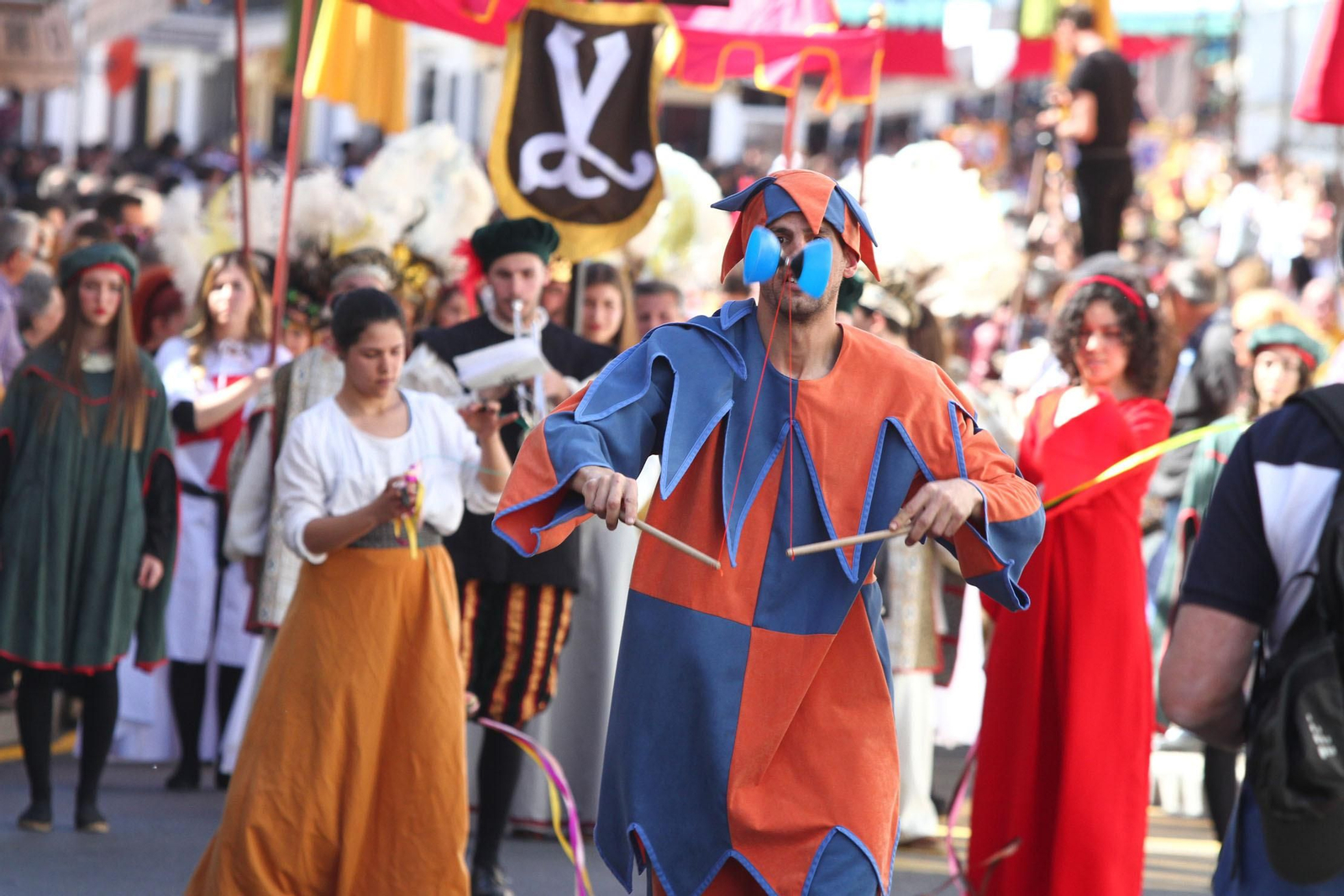 Imágenes del desfile de la XIX Feria Medieval del Descubrimiento, en Palos de la Frontera