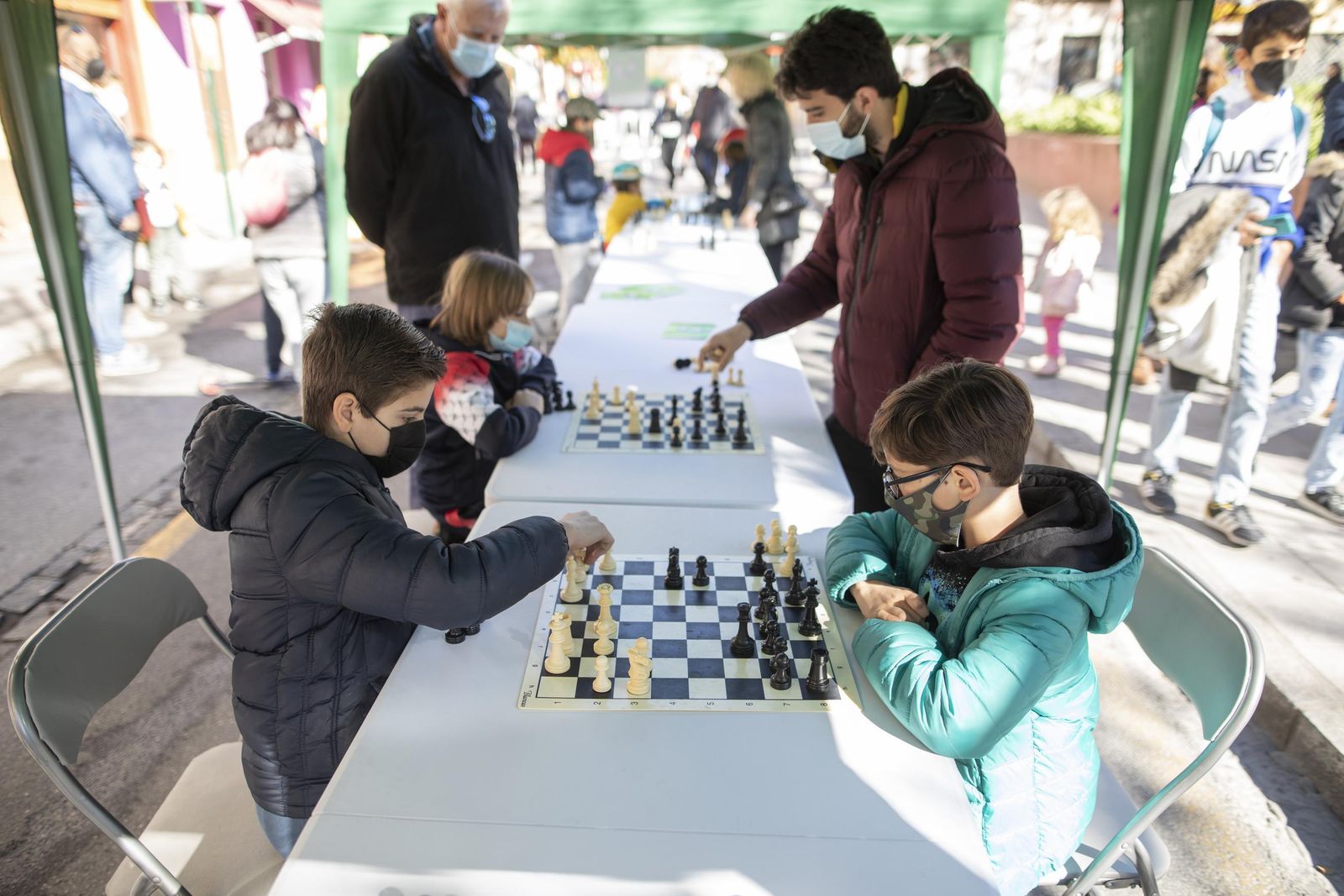 Fotos: así ha sido el Día Sin Coche en el barrio de la Chana en Granada