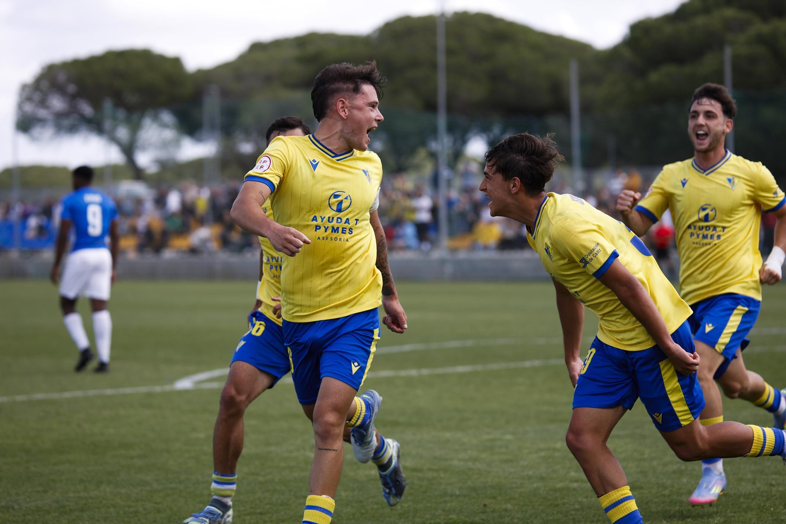Las imágenes del partido entre el Cádiz Mirandilla y el San Fernando