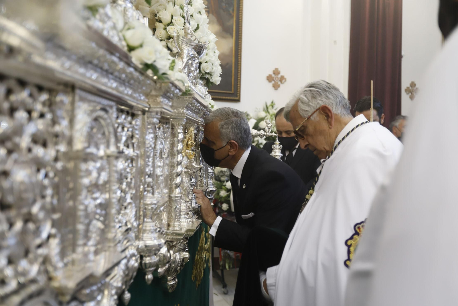 Imágenes de la estación de penitencia de la Hermandad de La Esperanza de Huelva