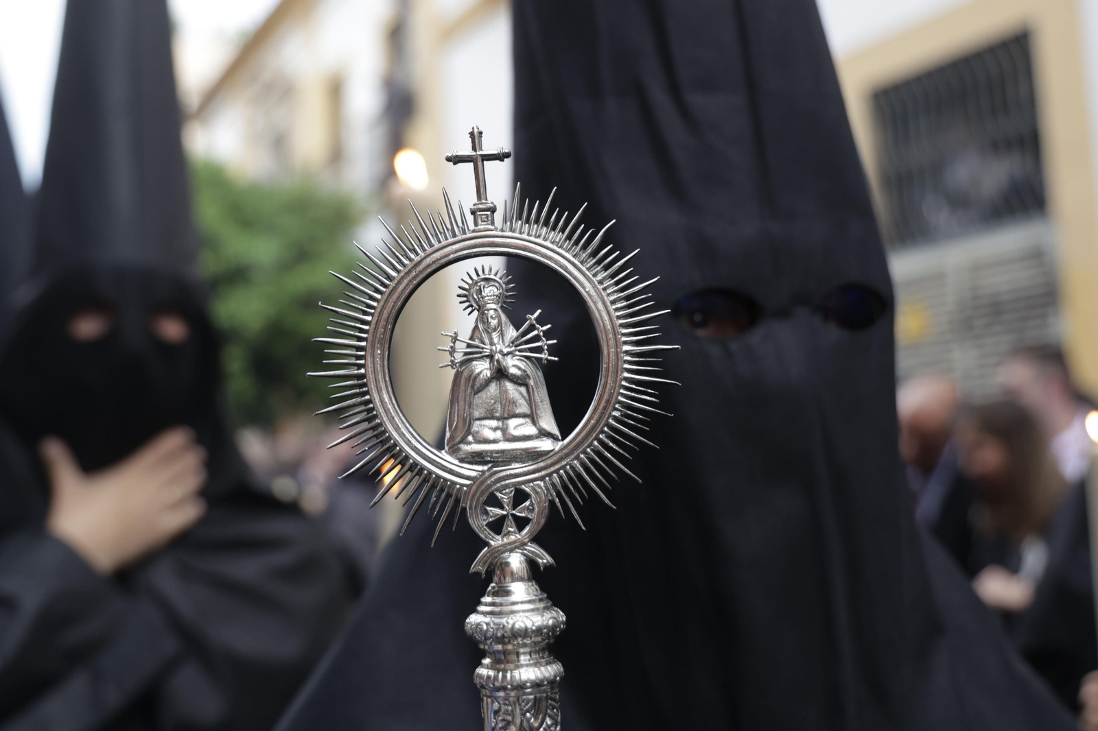 La salida de la Hermandad de las Penas en imágenes