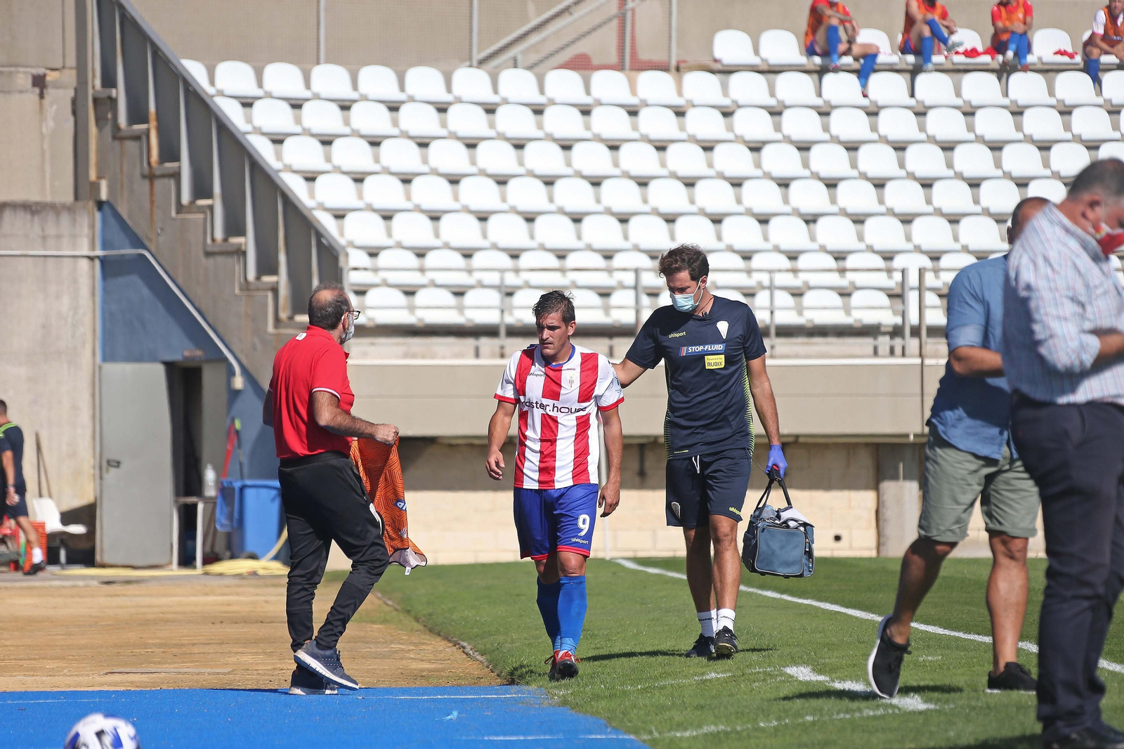 Edu Ubis, tras lesionarse en otra ocasión con el Algeciras.