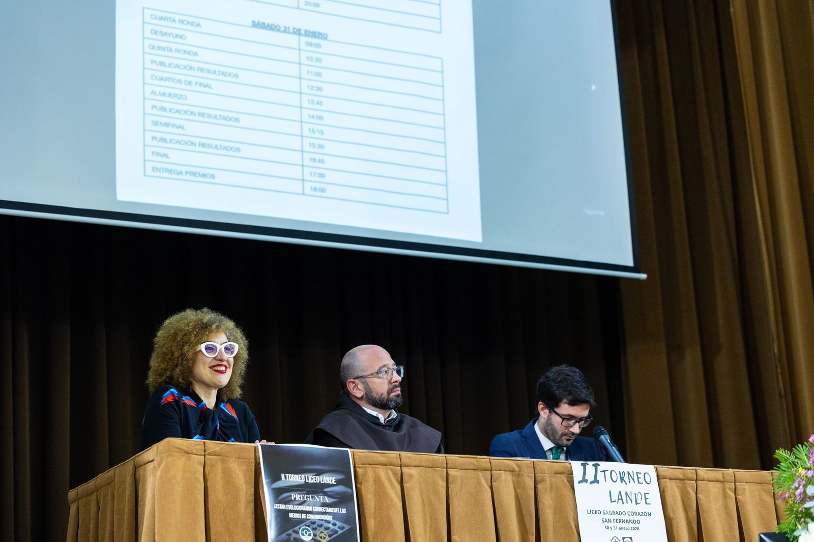 Las imágenes del torneo de la Liga Andaluza de Debate Escolar celebrada en el Liceo de San Fernando