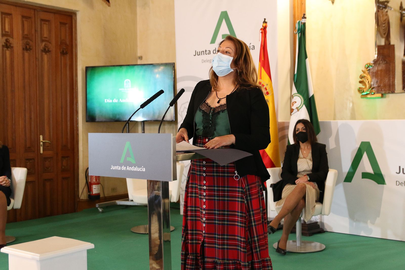 Fotogalería de la entrega de banderas por el Día de Andalucía