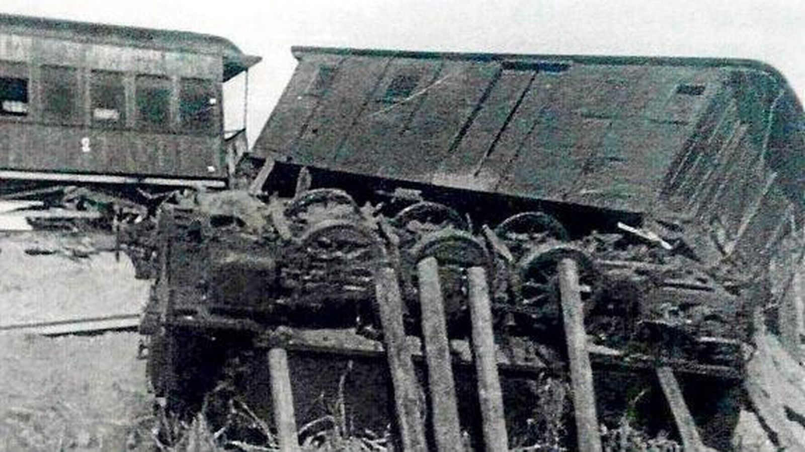 AÑO 1945 | Un centenar de muertos en un accidente de tren entre Gérgal y Fuensanta