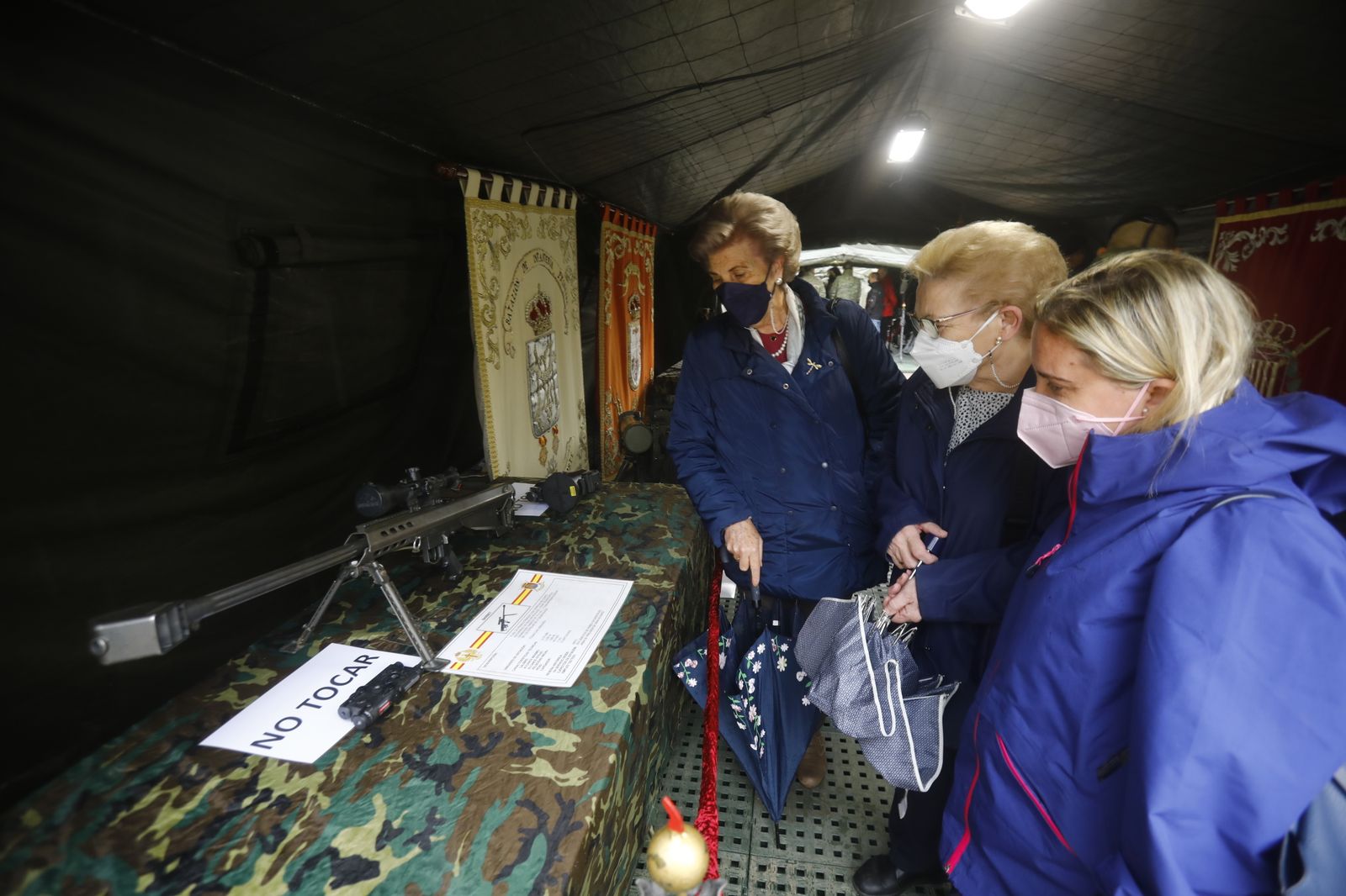 Las fotografías de la exposición de armamento de la Brigada de Córdoba