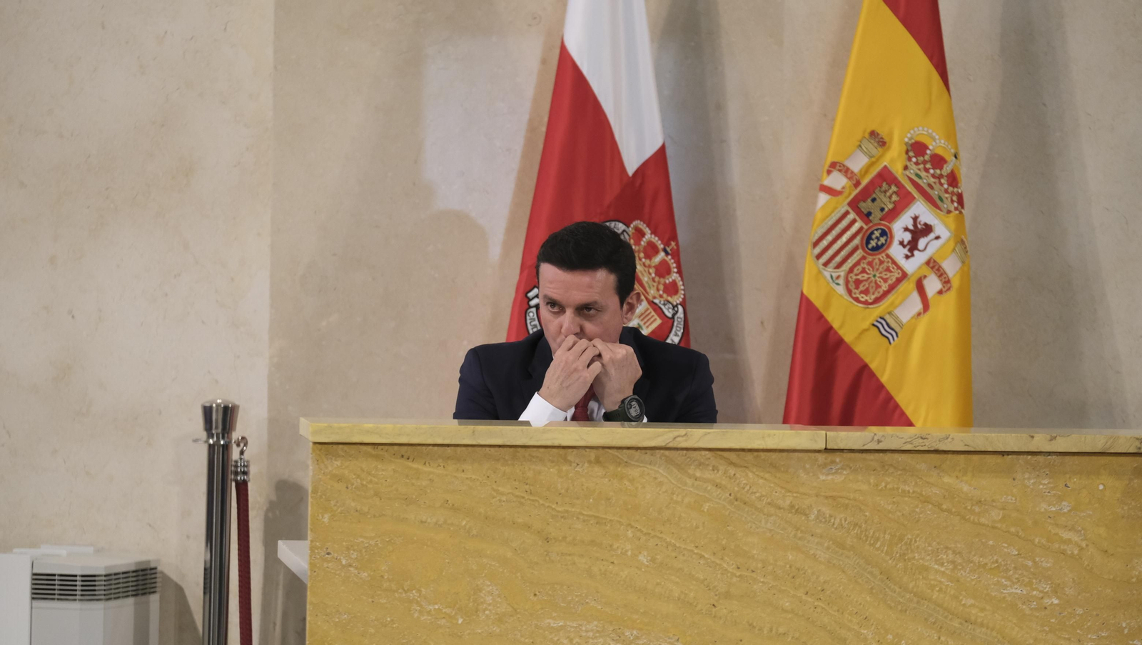 Imágenes del Pleno del Ayuntamiento de Almería sobre el estado de la Ciudad