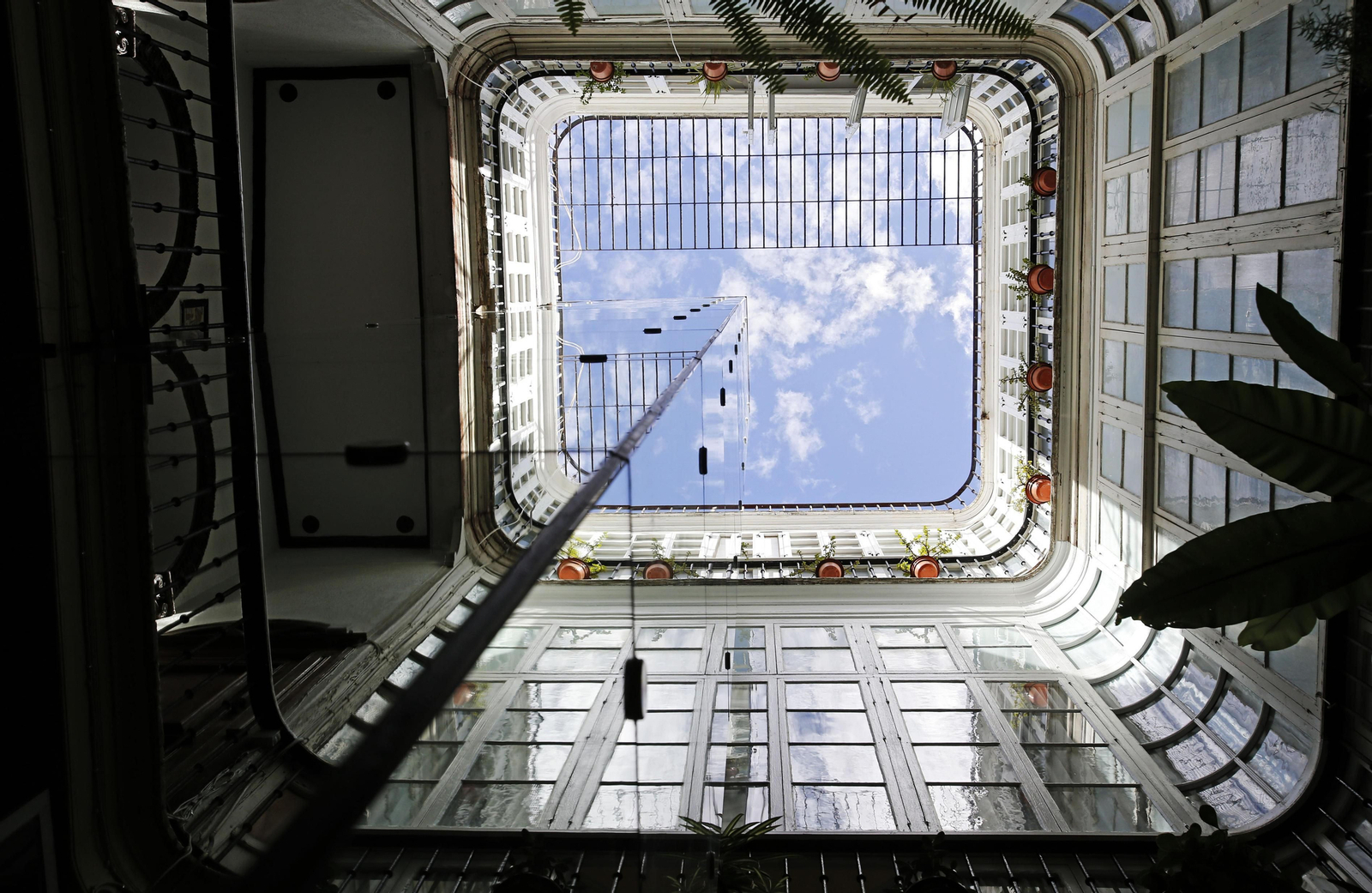 Interior de una finca del casco histórico gaditano.
