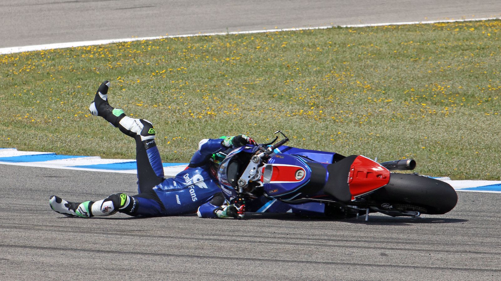 Imágenes de las caídas en las carreras del GP España en Jerez