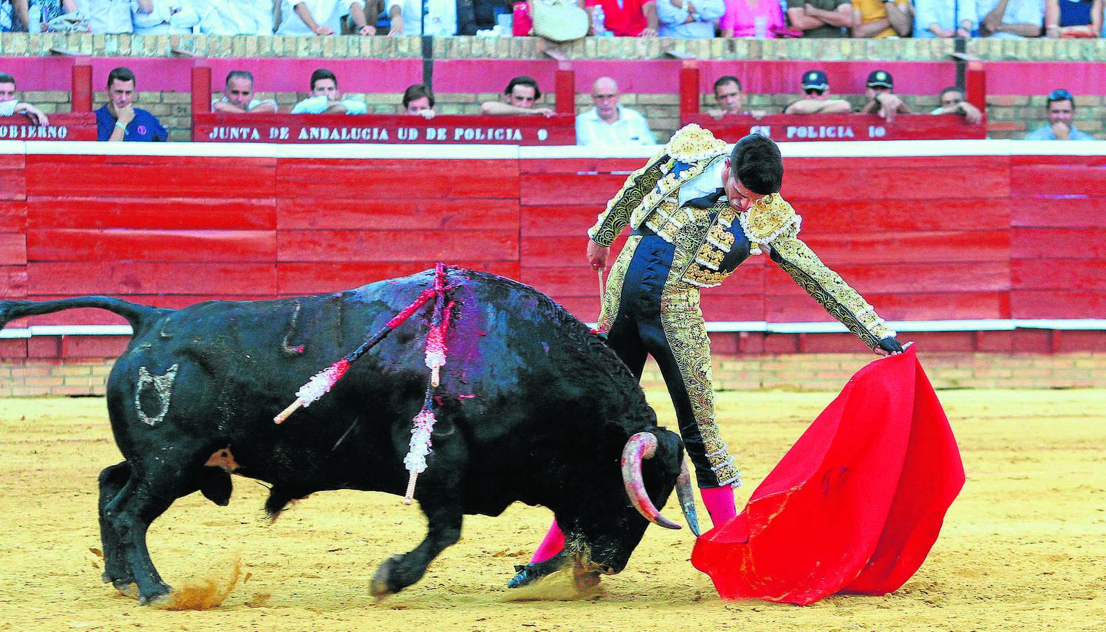 Talavante, en una sus faenas de la tarde.