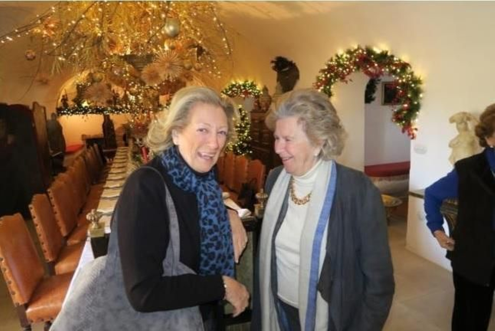 Titi Domecq Ybarra, a la derecha, con Victoria Mora Figueroa, las dos ya en el cielo.