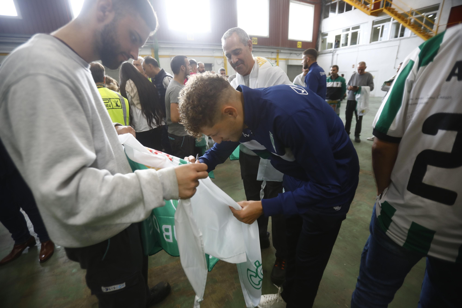 La visita institucional del Córdoba CF a Supermercados Piedra, en imágenes