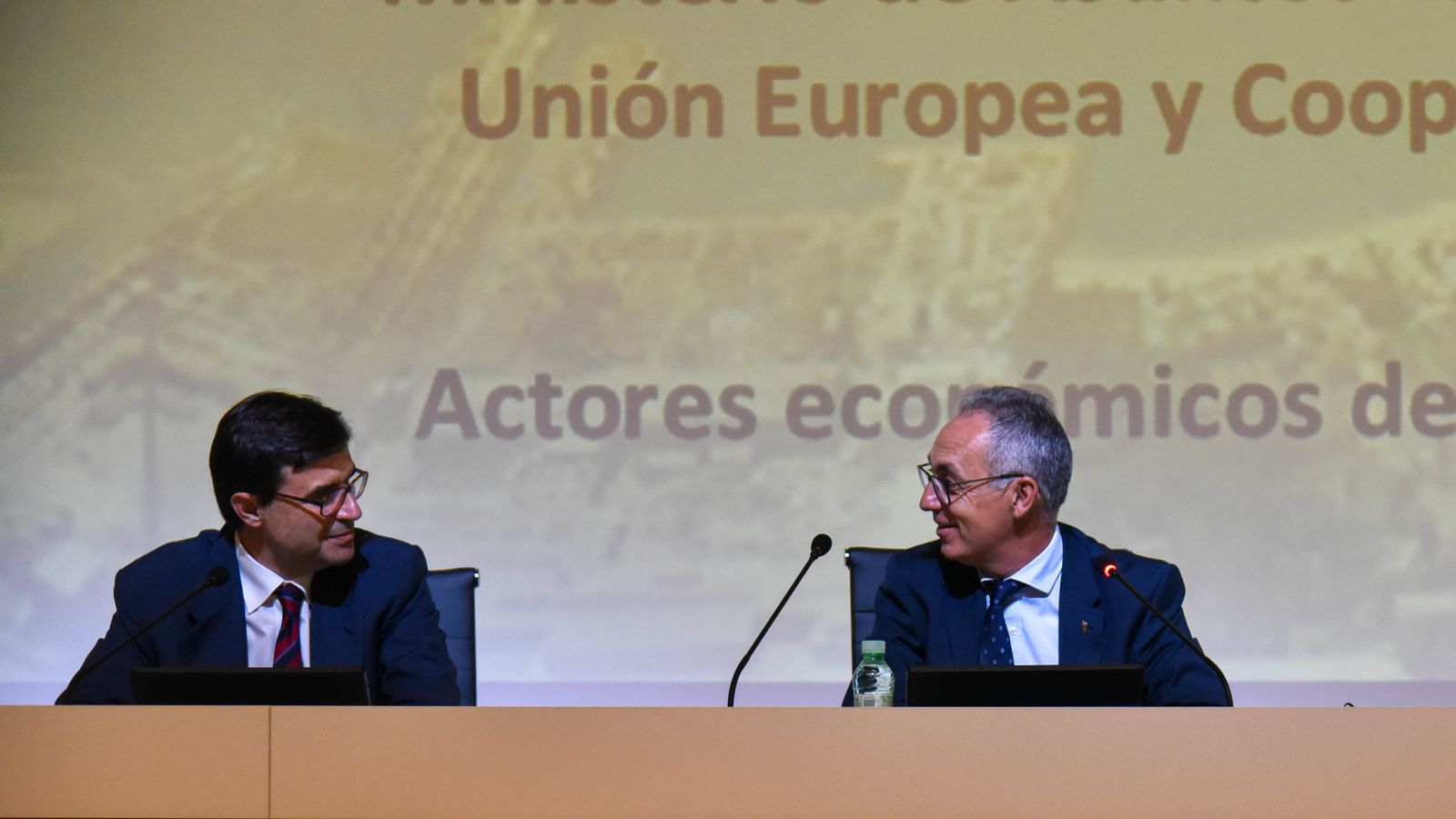 Fotos de la reunión del secretario de estado para la UE y los aalcaldes del Campo de Gibraltar