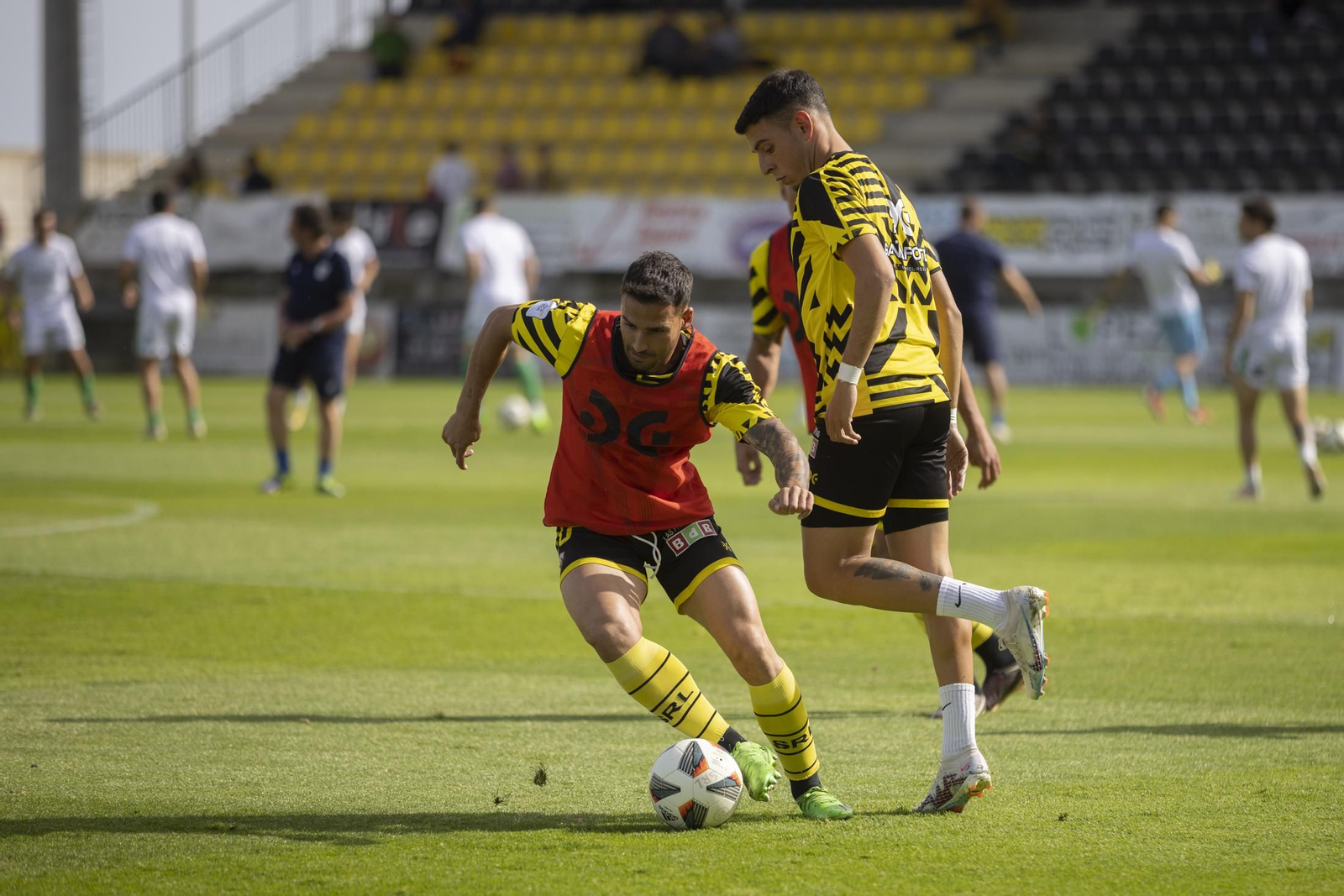 Imágenes del partido entre el San Roque de Lepe y el Atlético Sanluqueño