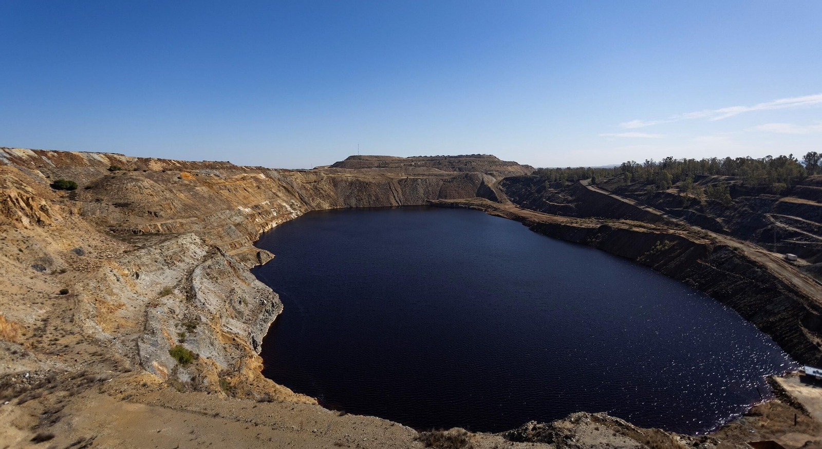Greenpeace inicia acciones contra los vertidos por la reapertura de la mina de Aznalcóllar
