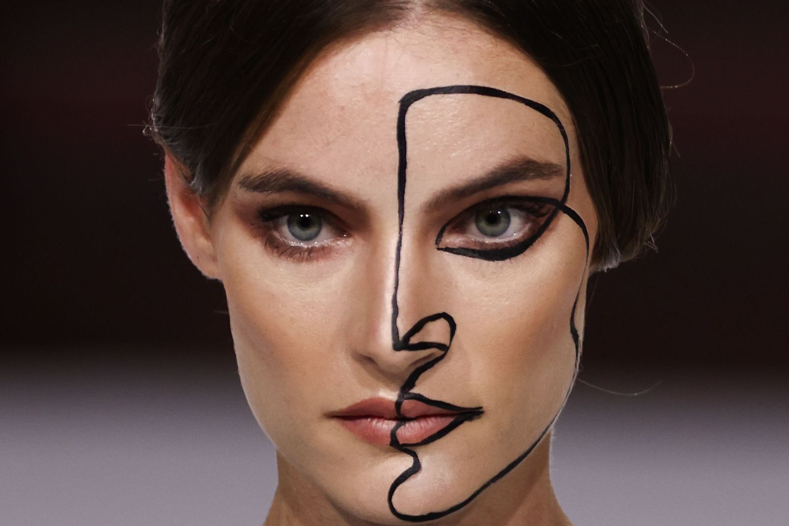 El desfile de la colección 'Fieras' de Juana Martín en París, en imágenes