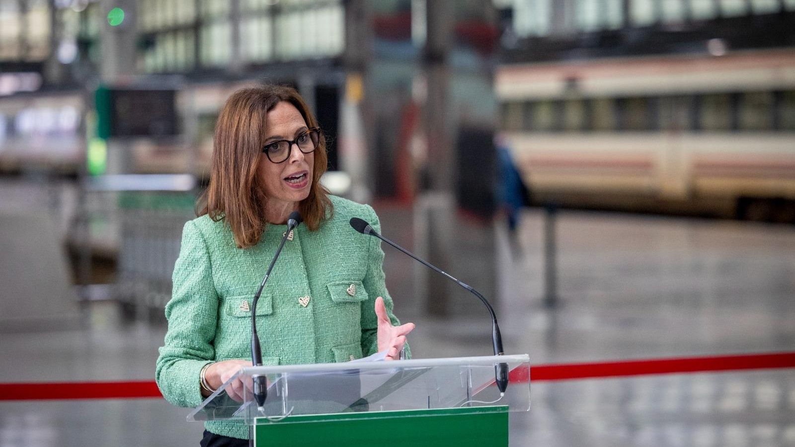 La consejera de Fomento, Rocío Díaz, al hacer balance del primer año de funcionamiento del tranvía.