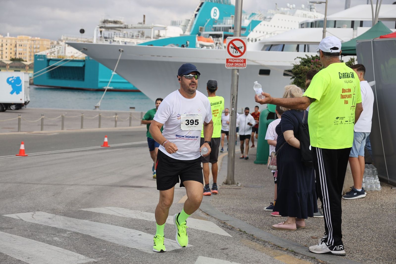 Las fotos de la 3ª carrera solidaria Memorial Vicente Granados en Málaga
