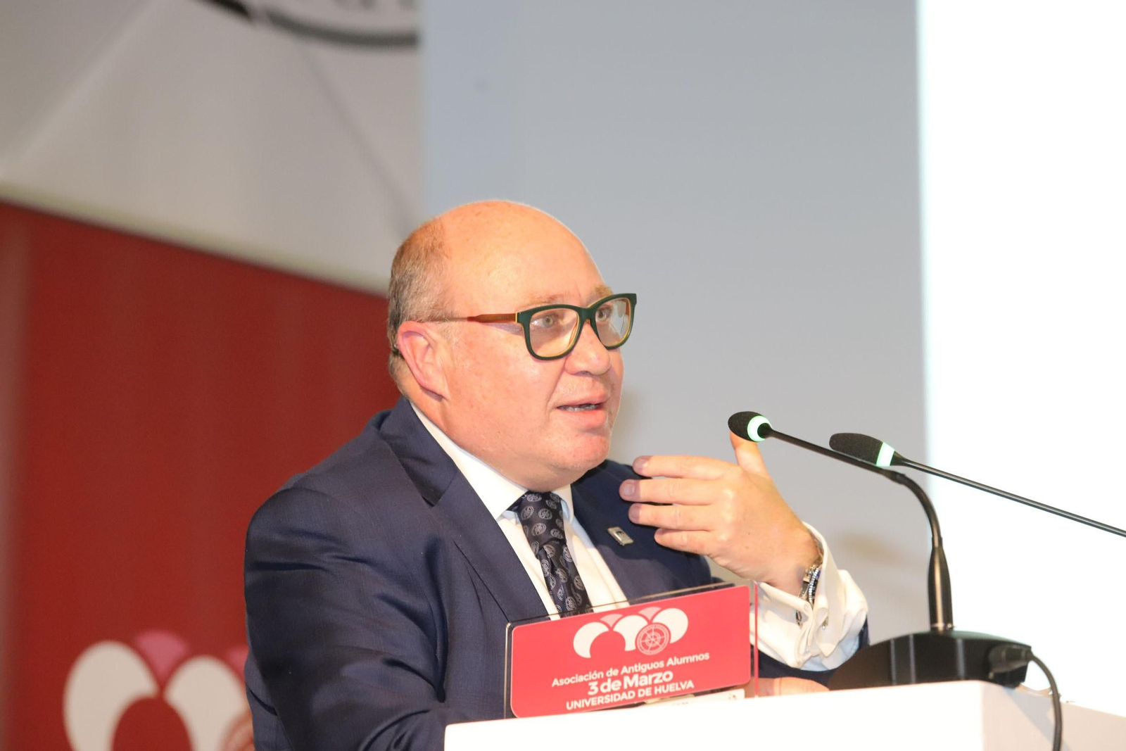 Imágenes de la entrega de premios de la Asociación de antiguos alumnos 3 de Marzo de la Universidad de Huelva