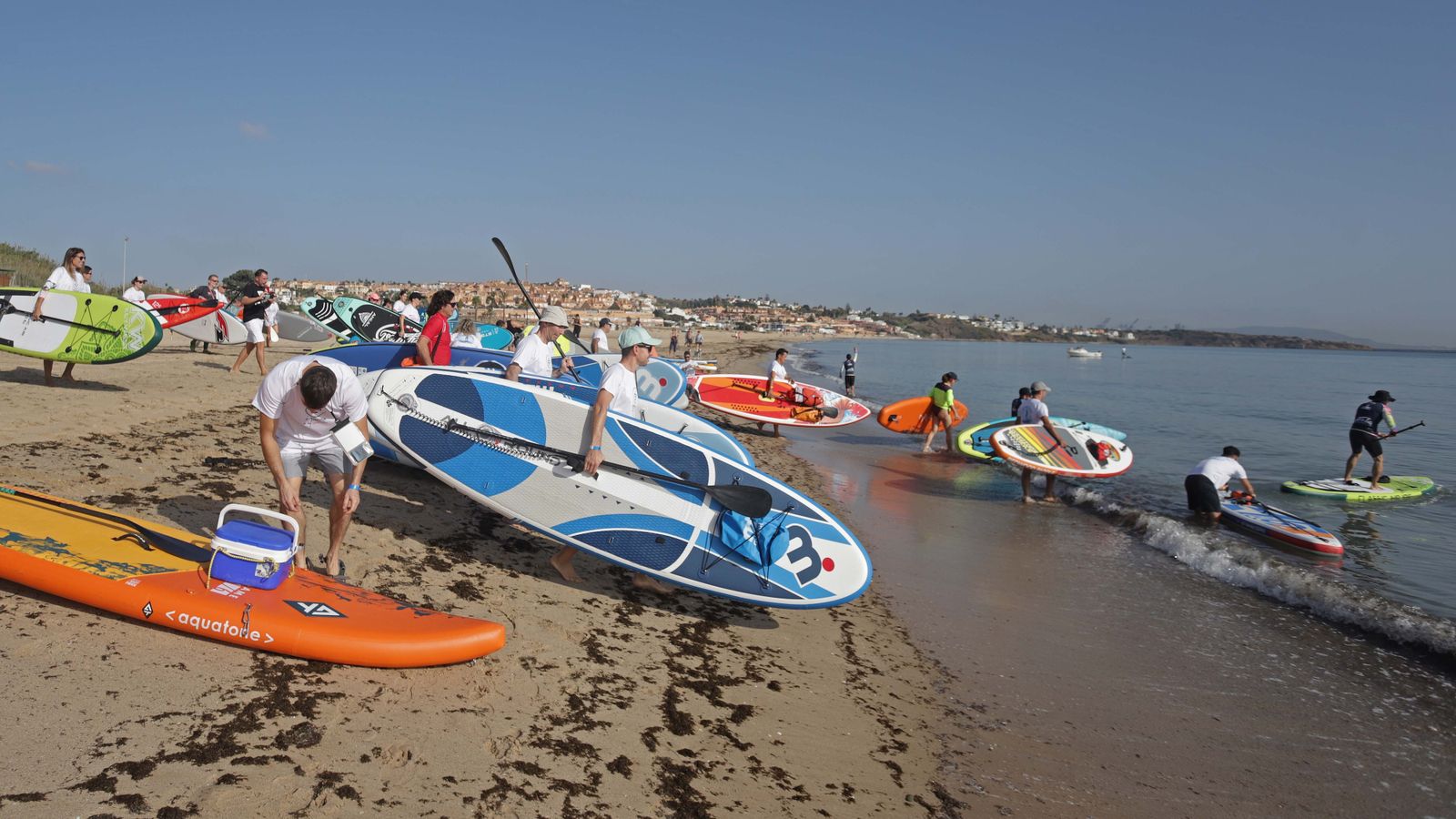 Fotos de la II concentración de paddel surf en la playa de Getares