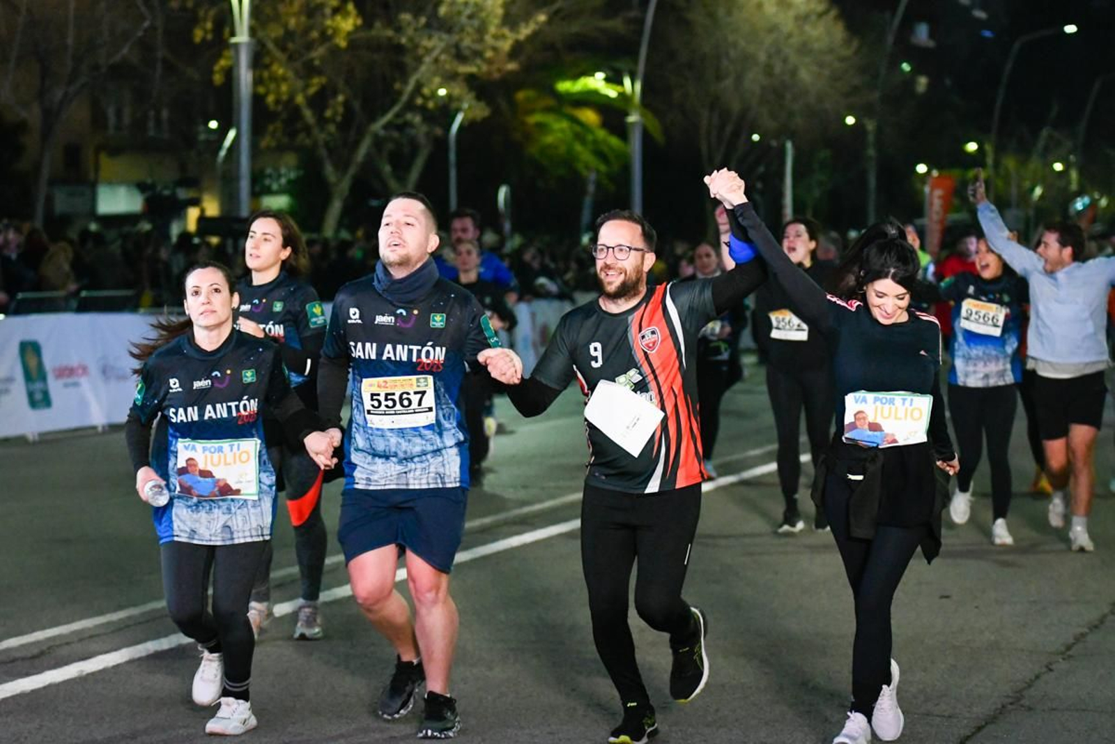 En imágenes: búscate en tu llegada a meta de la Carrera de San Antón 2025 (12)