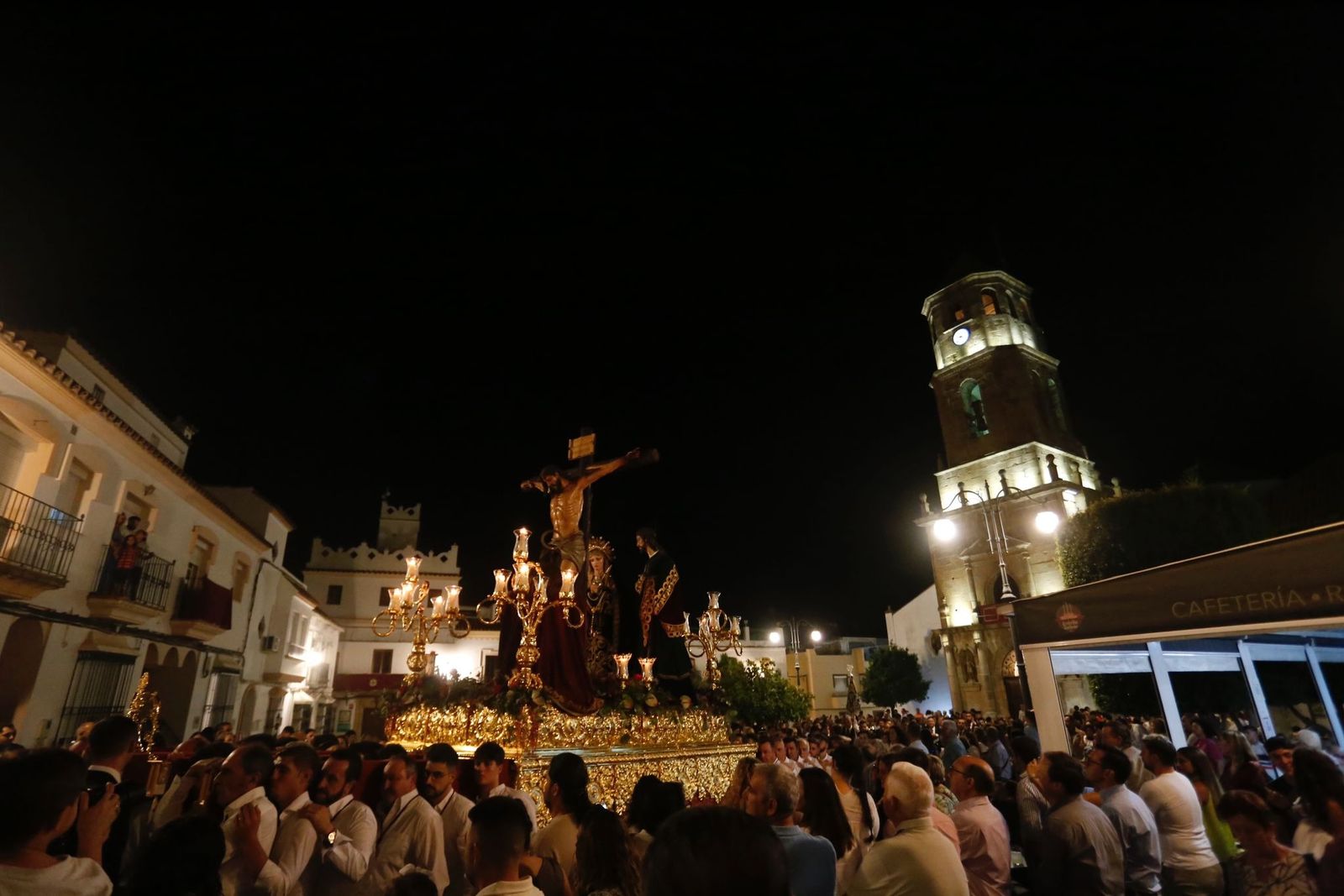 La procesión extraordinaria de la Buena Muerte en Los Barrios.