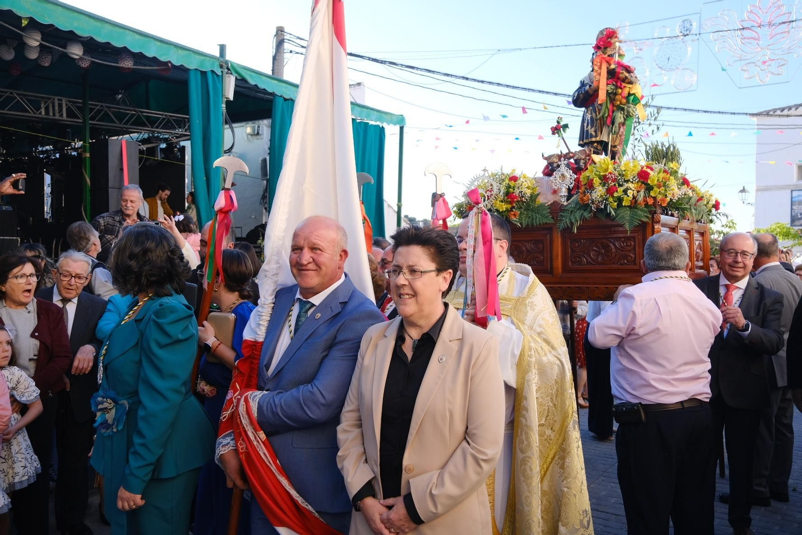 Las ancestrales danzas de San Isidro en Fuente-Tójar, en imágenes