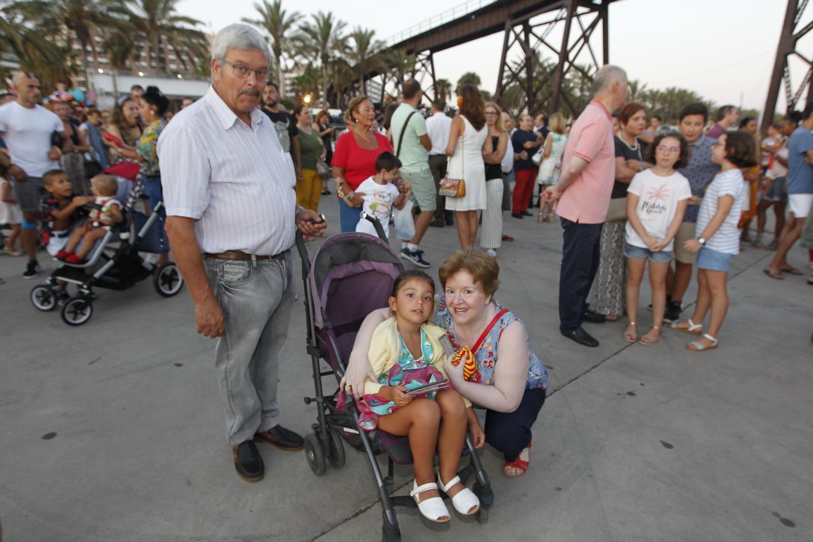 Fotogalería gigantes y cabezudos. Feria de Almería 2019