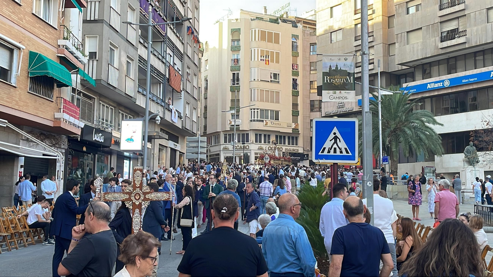 Un Jaén repleto de fieles acompañan los traslados de las veinte imágenes de la Magna (II)