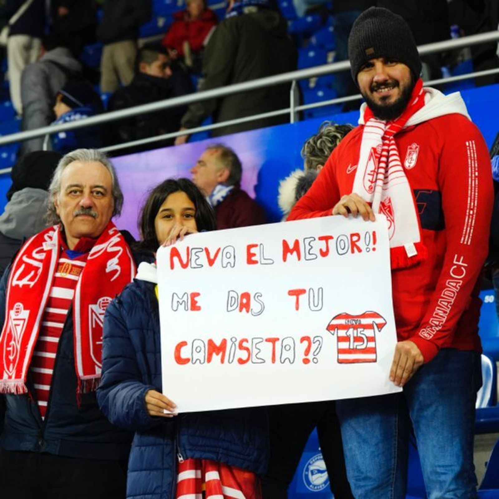 Aficionados del Granada CF en un desplazamiento