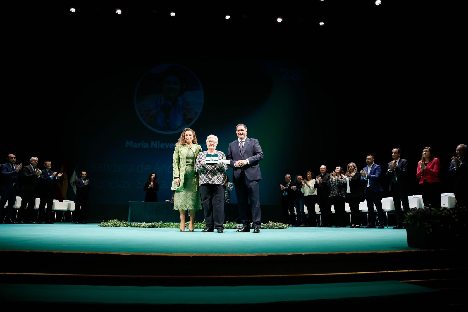 Imágenes de las entregas de las banderas de Andalucía