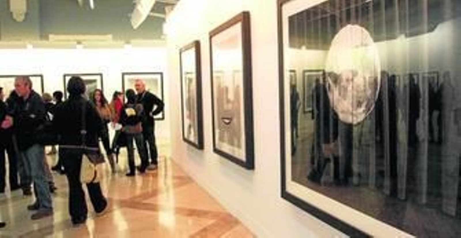 Algunas de las fotos expuestas por Chema, Castro Prieto y Nobert Enker en la Casa Colón.