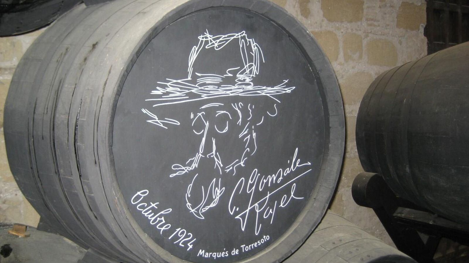 Caricatura de Ragel en una bota de González Byass.