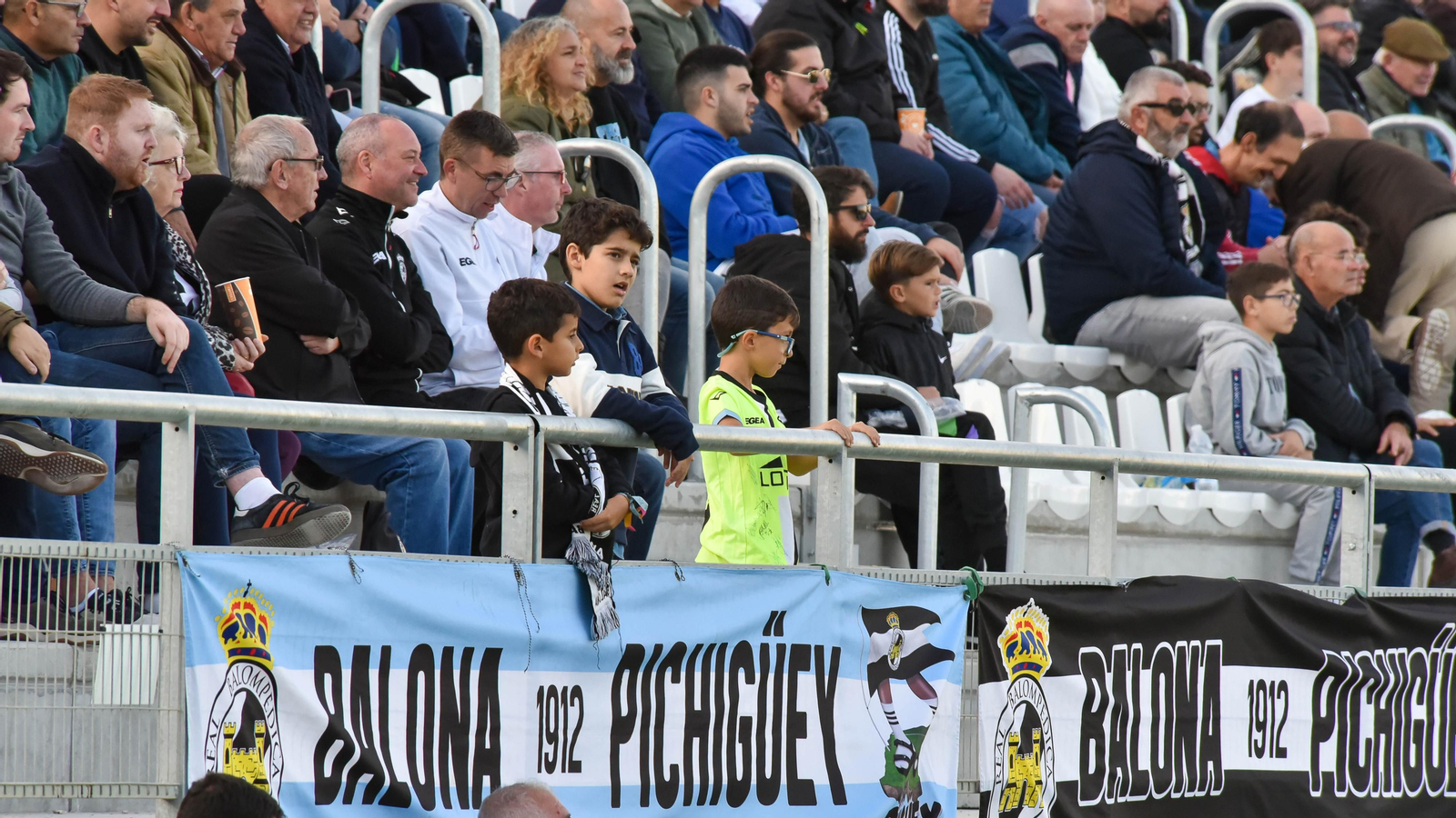 Búscate durante el Balona - UCAM Murcia en el Ciudad de La Línea