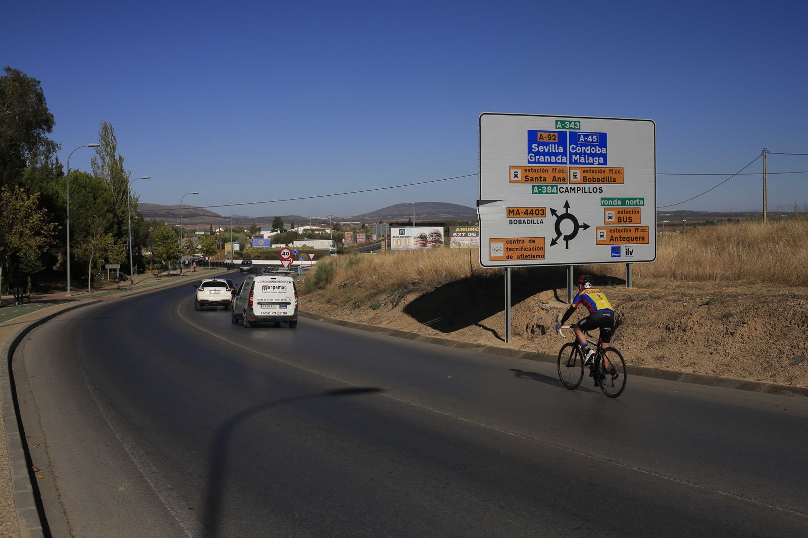Así vive la comarca de Antequera su primer día de confinamiento perimetral, en fotos