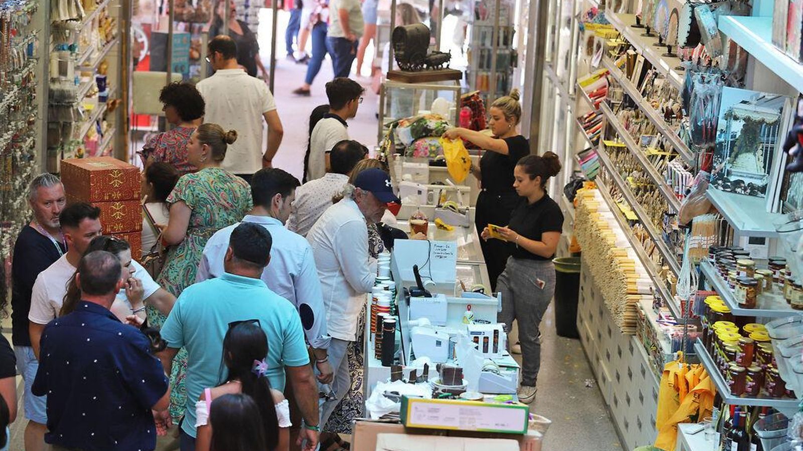 Las tiendas tienen buenas expectativas para la romería de este año. Las tiendas tienen buenas expectativas para la romería de este año.