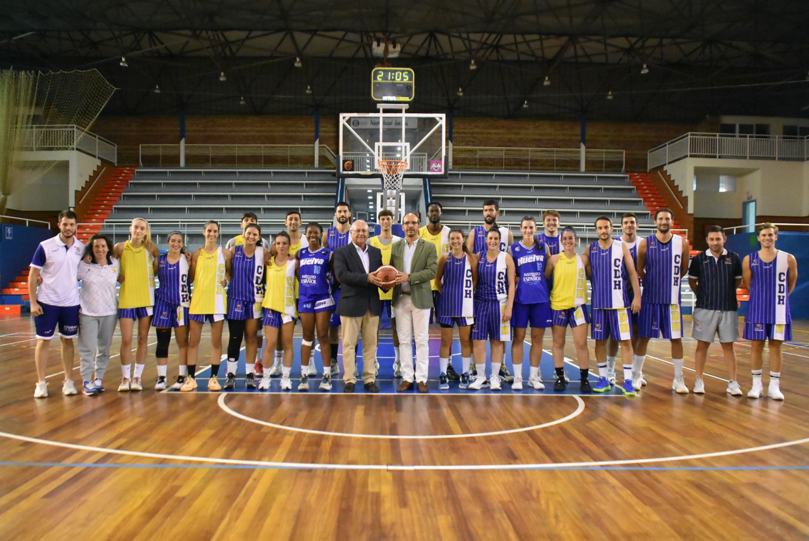 La Fundación Atlantic Copper y el club Huelva la Luz sellan su acuerdo.