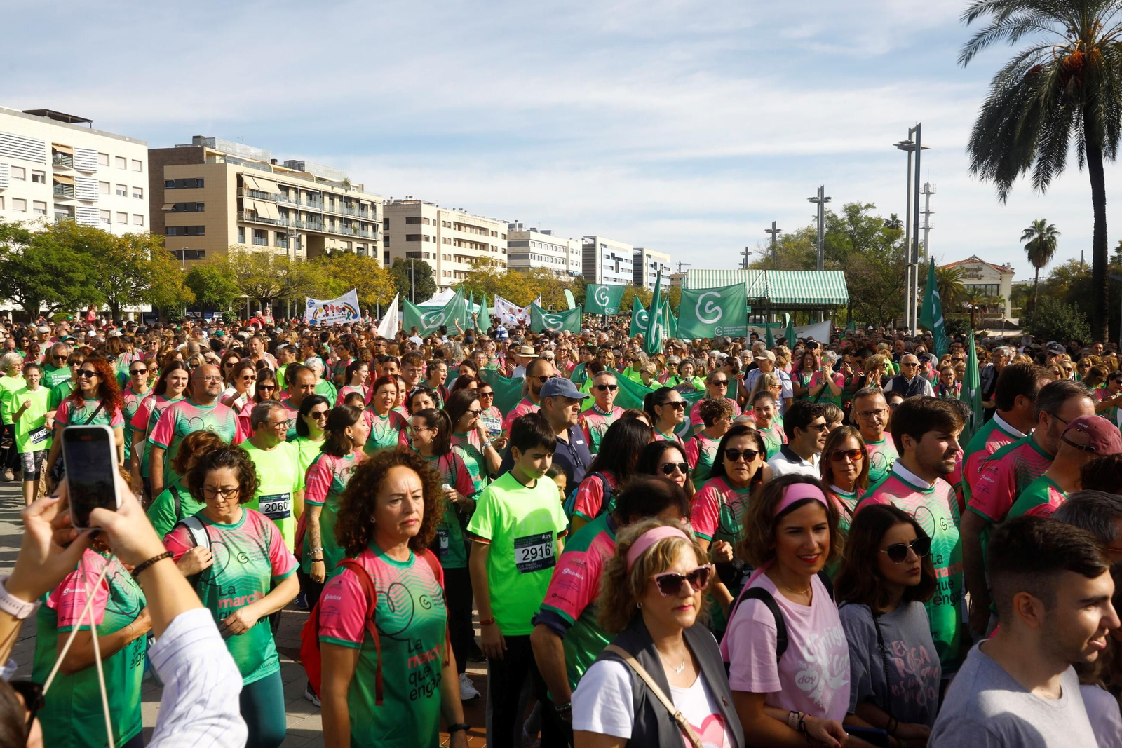 Las mejores imágenes de la Marcha contra el cáncer en Córdoba
