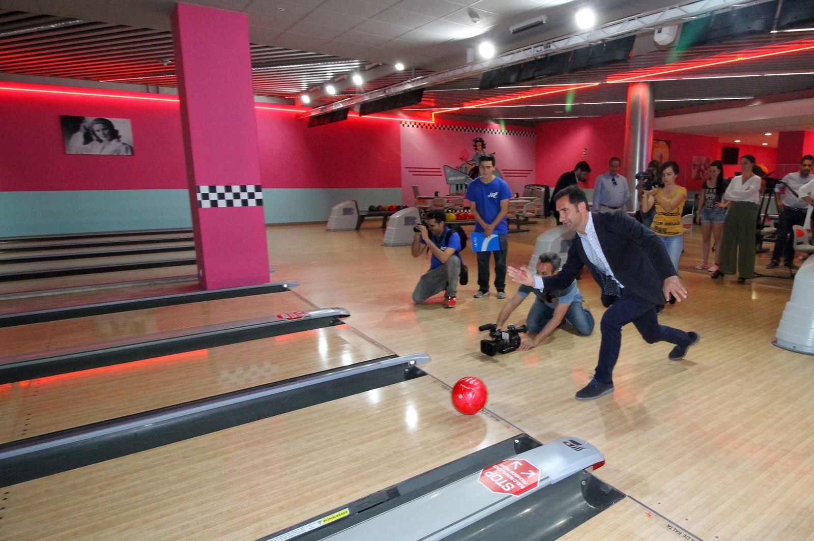Imágenes del Aqualon Bowling.