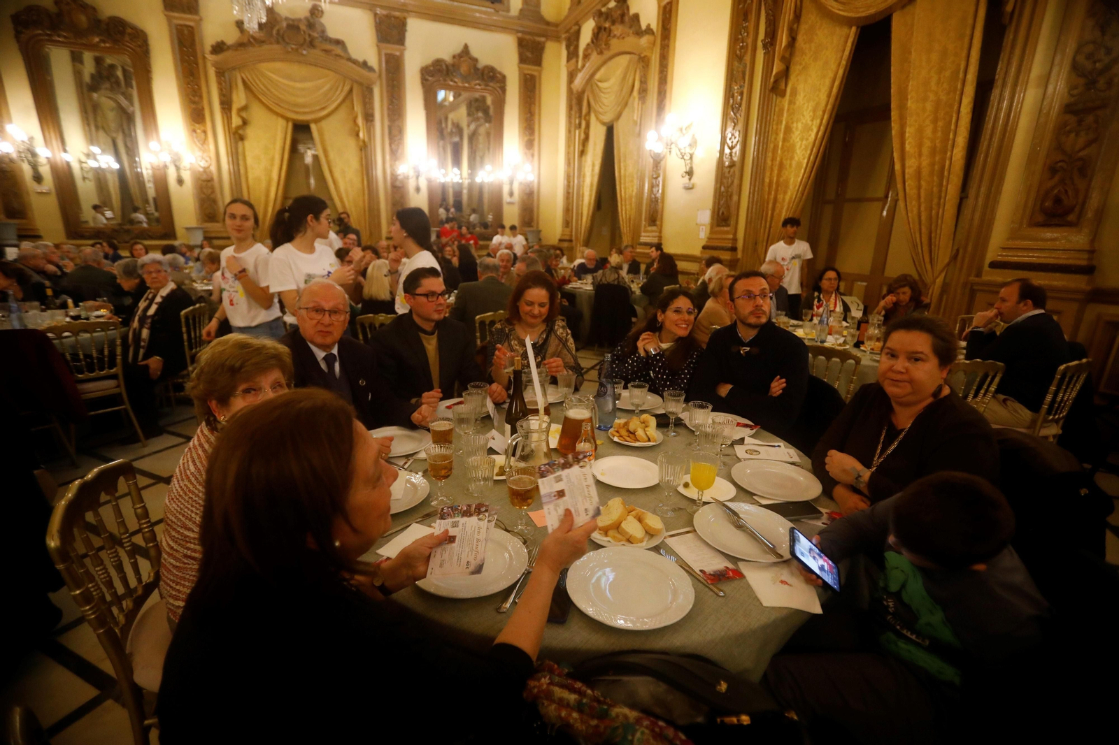 La comida benéfica de la Fundación Bangassou en Córdoba, en imágenes