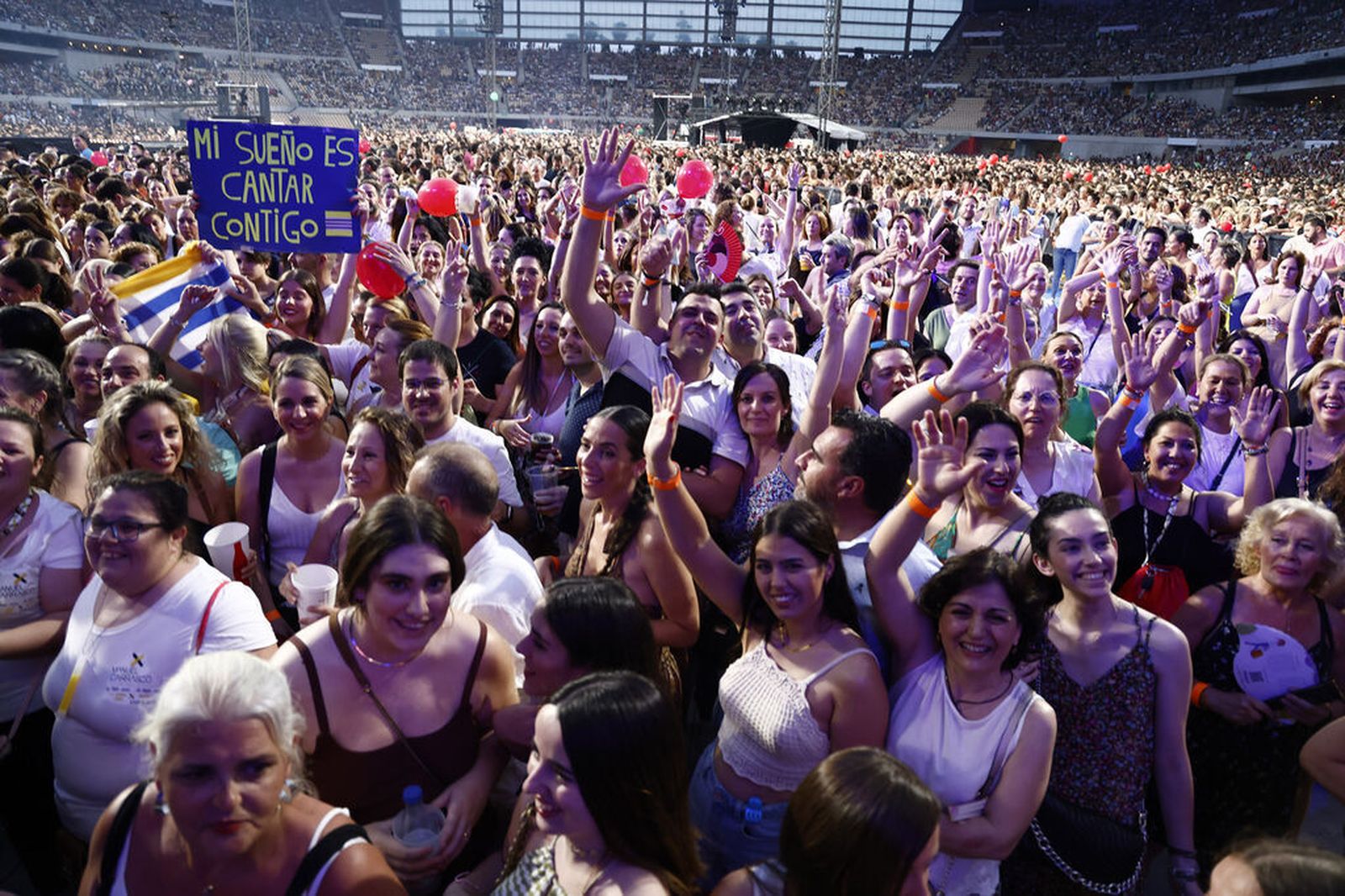El histórico concierto de Manuel Carrasco en Sevilla, en imágenes