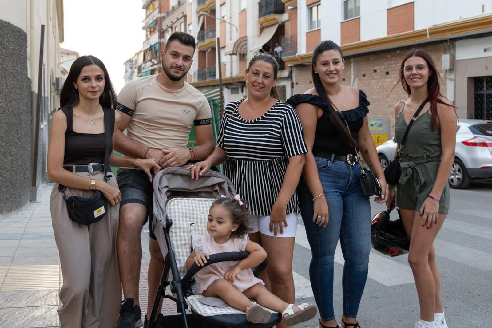 Pasacalles inaugural, fuegos artificiales e iluminación de la portada de feria y del recinto ferial de la Feria de San Bartolomé en Martos