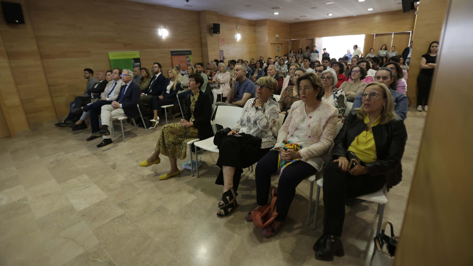 Fotos de la exposición fotográfica y conferencia inaugural de Diverciencia 2024