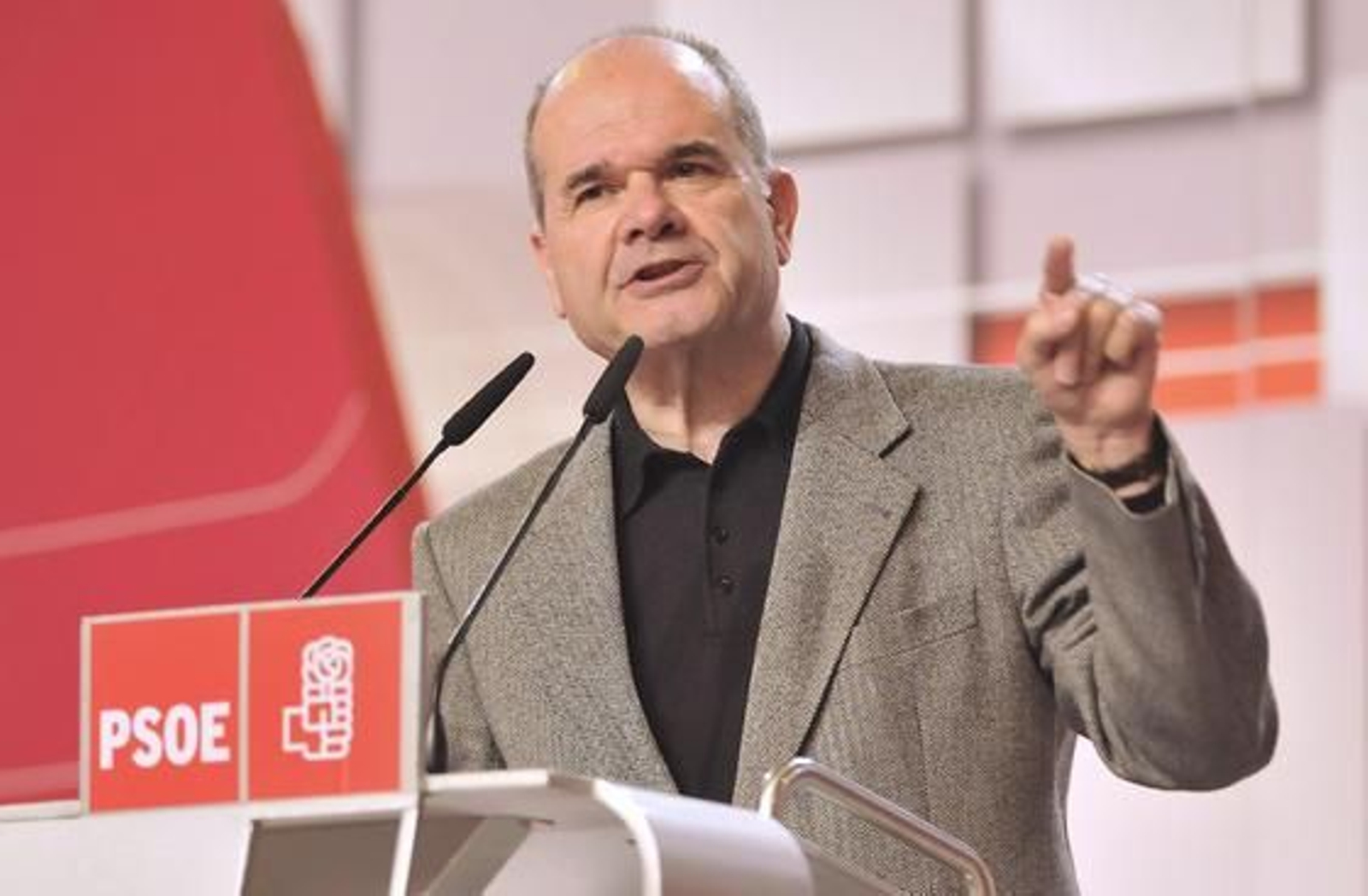 Manuel Chaves habla durante su intervención. / Juan Carlos Vázquez