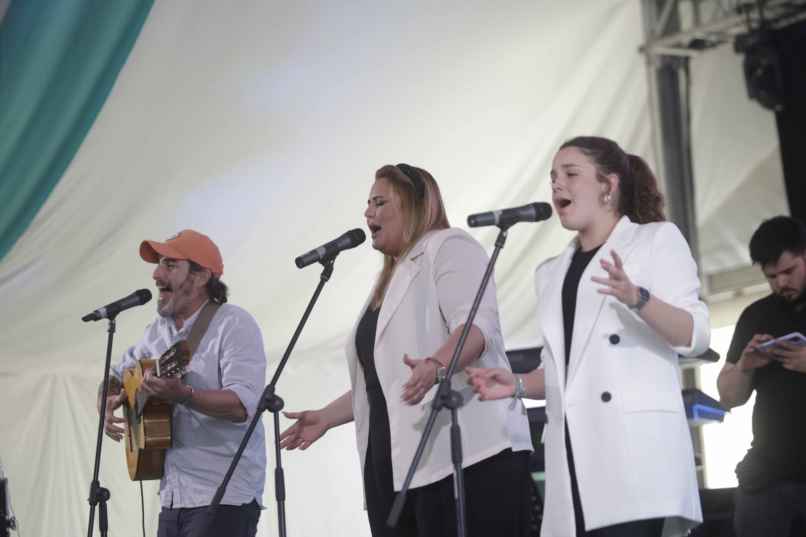 Búscate en las fotos del viernes en la Feria de Castellar