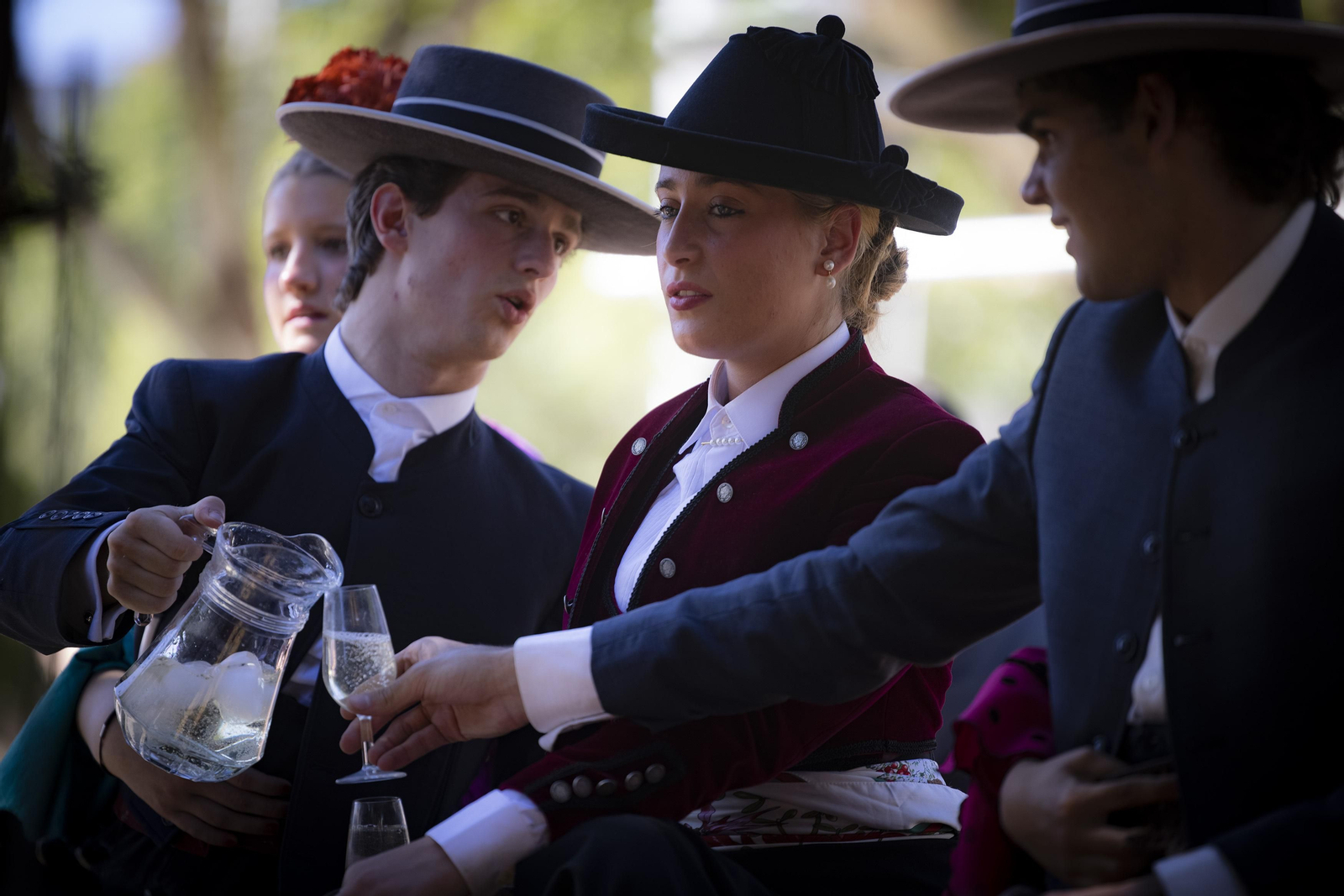 Las fotos del lunes de la Feria de abril  de Sevilla 2023