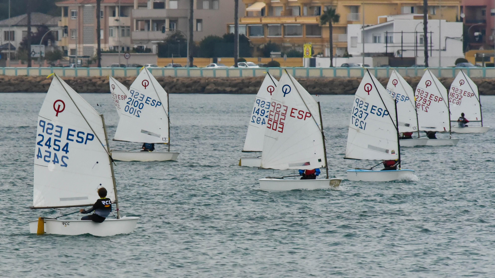Las fotos de la primera jornada de la Copa de Andalucía de Óptimist en La Línea