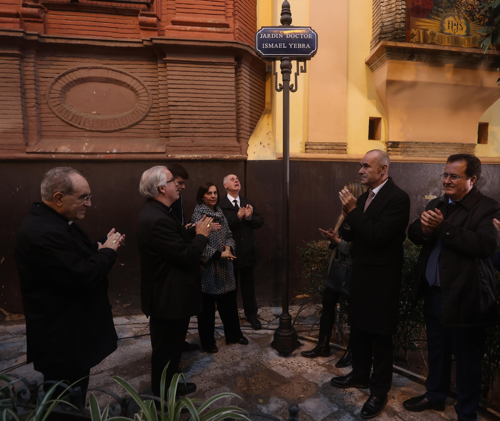 Nueva rotulación del Jardín del Doctor Ismael Yebra