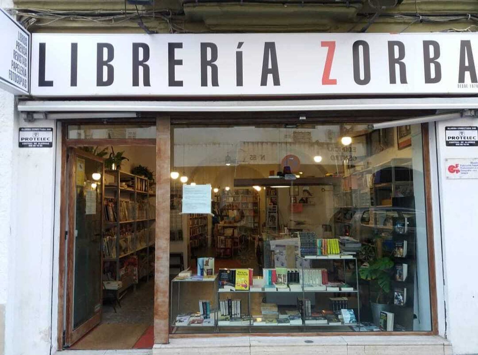 Una imagen de la librería Zorba, en el centro de El Puerto.
